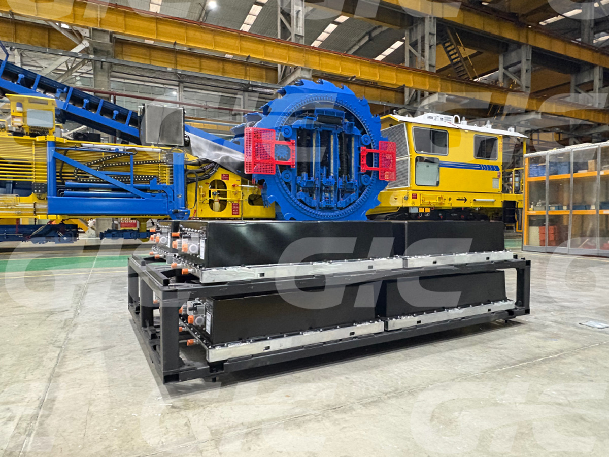 Rail Transit Platform Maintenance Vehicle